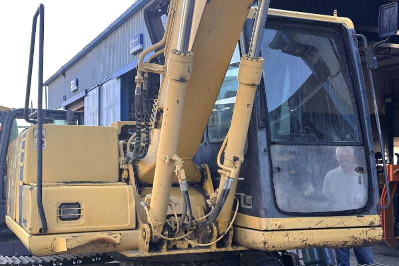 OmecoHub - Immagine KOMATSU PC130-6